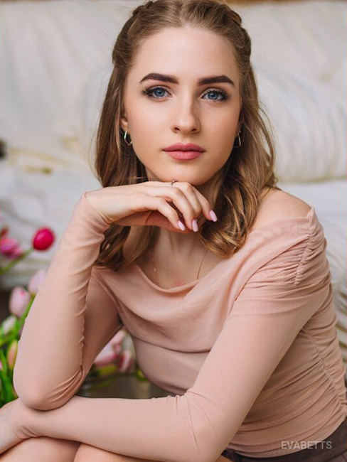 EvaBetts - ModelsWorldwide.org