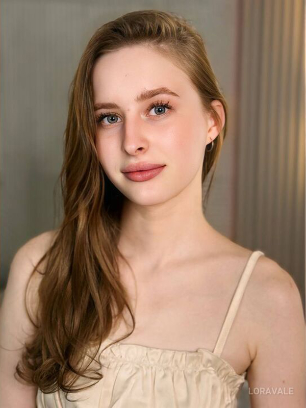 LoraVale - ModelsWorldwide.org