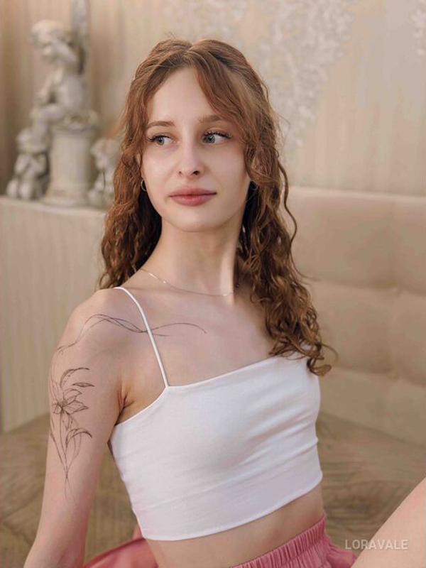 LoraVale - ModelsWorldwide.org