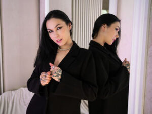 AdelineValentine - ModelsWorldwide.org
