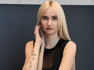 LiliMew - ModelsWorldwide.org